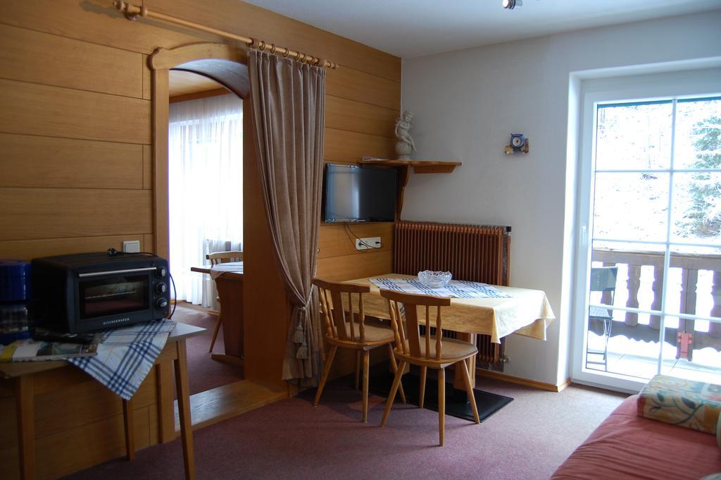 Appartamento Haus Waldrast Elbigenalp Camera foto